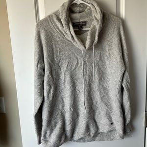 Eddie Bauer lounge light grey/off white sweater